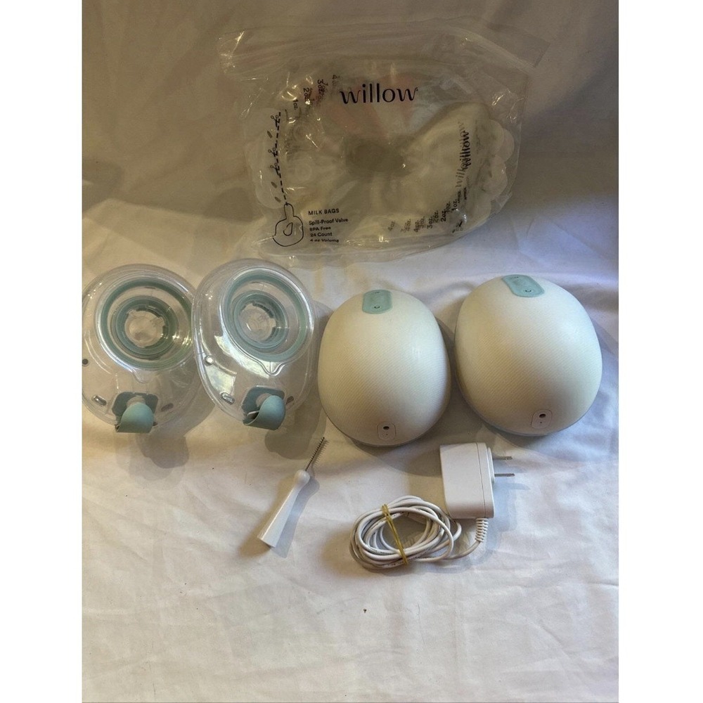 Willow 360 Wireless Wearable Breast Pump (3rd Gen) with charger READ